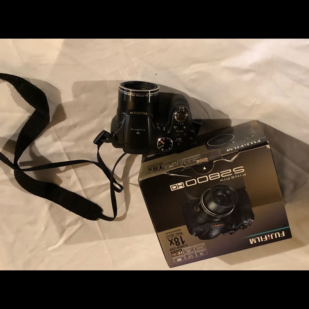 Fuji Digital Camera - image 6